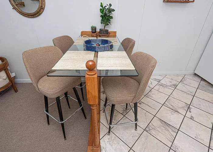 Walk To The & Boardwalk! 2 Bdr Family Condo! * Ocean City