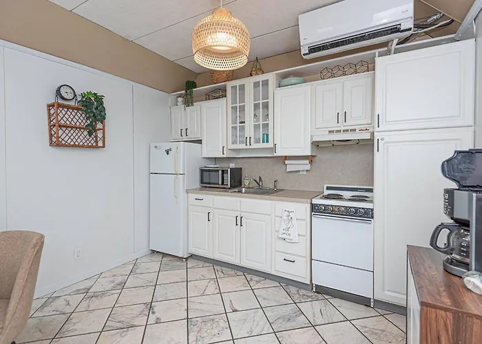 Walk To The & Boardwalk! 2 Bdr Family Condo! Apartment